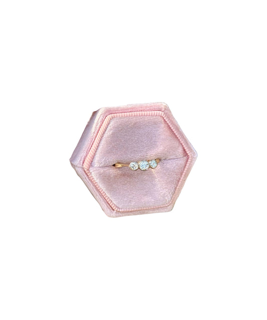 Vintage Three Diamond Ring