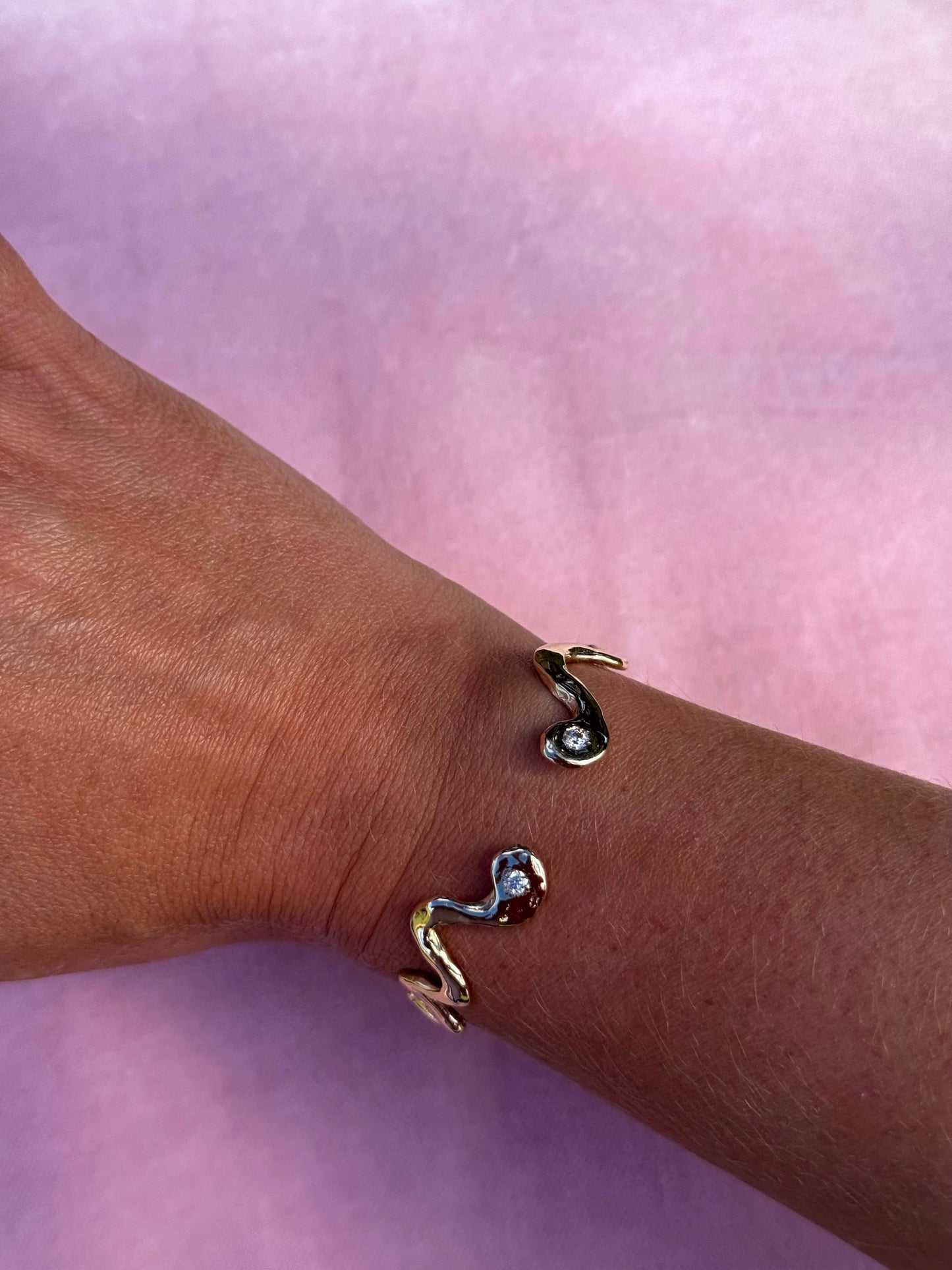 Wavy Bangle