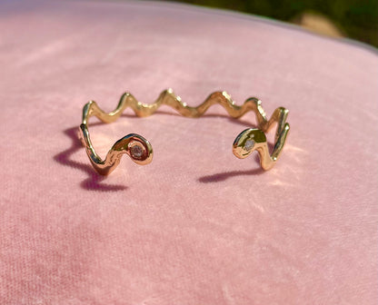 Wavy Bangle