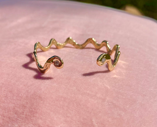 Wavy Bangle