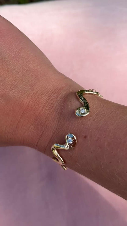 Wavy Bangle