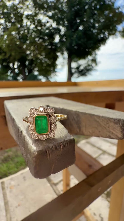 Emerald & Diamond Vintage Ring
